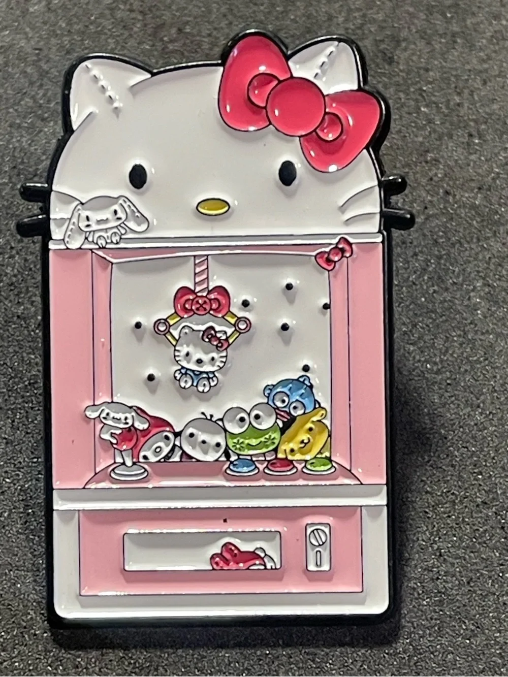 Hello Kitty Claw Machine Zinc Alloy Metal Pins- NEW